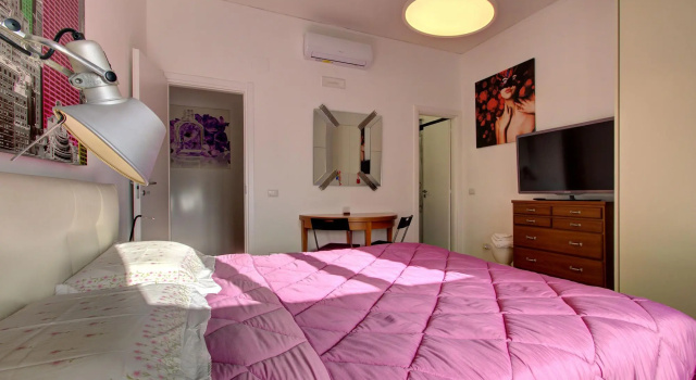 VOMERO-ROSSINI restored, 4 pax, 2 bath, wifi, aircond