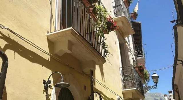 Legacy, Book Guesthouse Hotels in Abruzzo with Parking, Parking