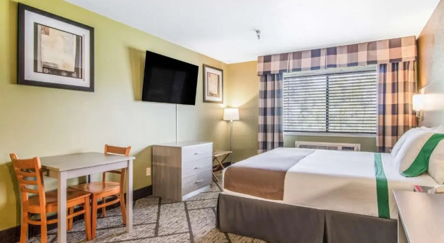 Двухместный люкс GuestHouse Inn & Suites Poulsbo