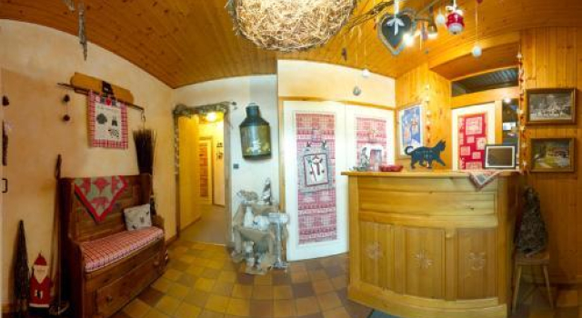 Résidence La Cour, Réserver Hôtel Hôtels à Auvergne avec piscine, Piscine