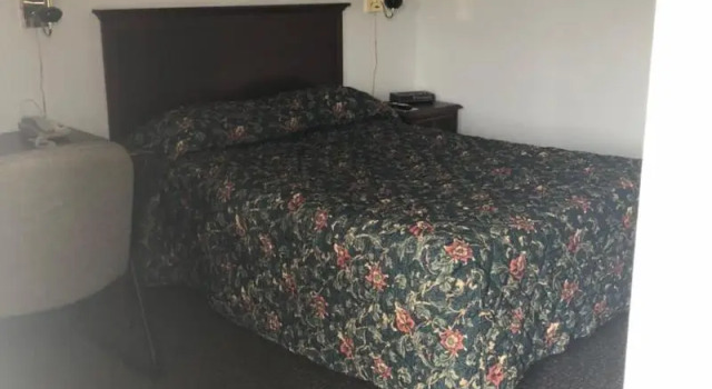 Neva Jean Motel, Book Motel Hoteller i Marshfield med parkering, Parkering