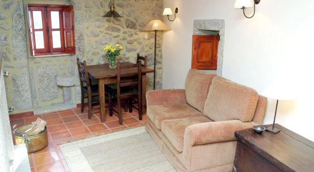 House With one Bedroom in Gouveia, With Wonderful Mountain View Near the Beach, Забронировать Отель Говея Beira Interior Norte