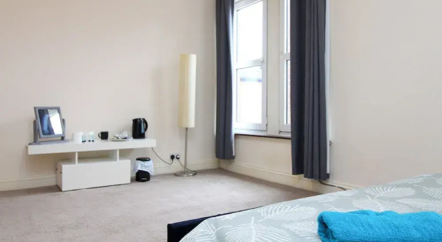 Darwin road guest house room 3, Забронировать Гостевой дом Отели Саутгемптона с парковкой, Парковка