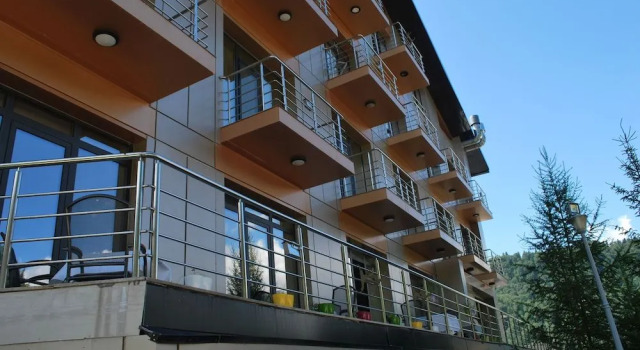 Hotel Carpat Inn, Rezervovat Hotel Hotely v Prahova s bazénem, Bazén