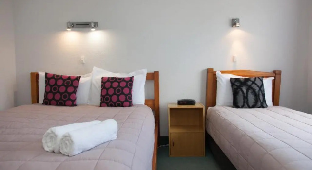 Апартаменты с 2 комнатами Alton Lodge Motel