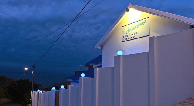 Aquamarine Guest House, Book Pension Hoteller i Mossel med pool, Swimmingpool