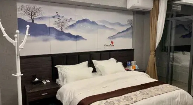 Люкс Business Oriental Charm Hotel (Gutian Site Tourist Center Branch)