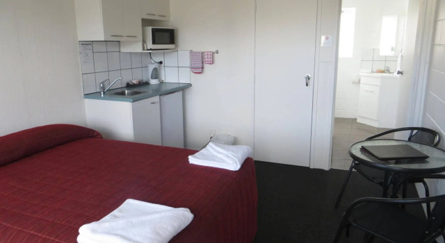 Central Court Motel