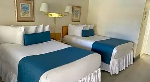Четырёхместный номер Standard Beach Shell Inn