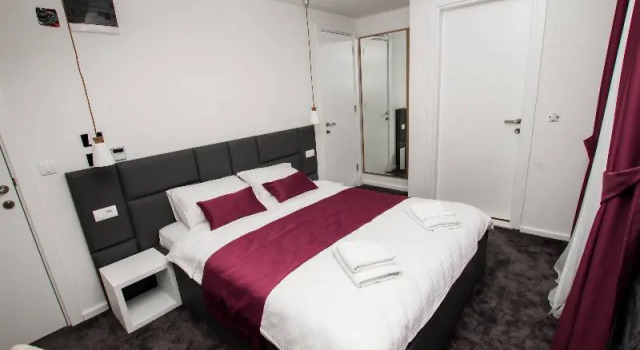 Четырёхместный семейный номер Standard с балконом Hotel Alkima