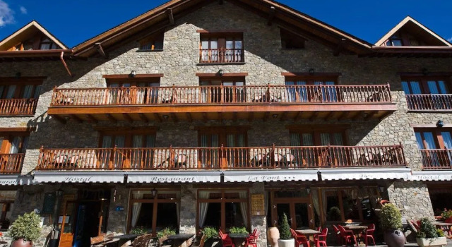 Hostal La Font, Varaa Hostelli Hotellit L'Alt Urgell aamiaisella, Aamiainen