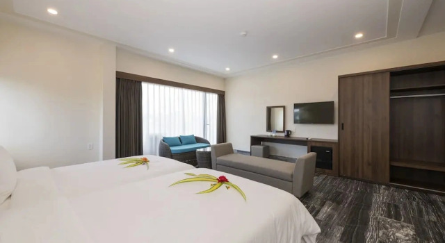 Четырёхместный семейный люкс Luxury с 6 комнатами с видом на бассейн Cocoland River & Beach Resort