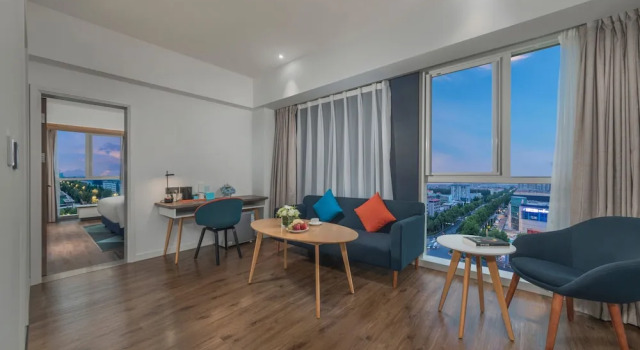 Люкс c 1 комнатой Holiday Inn Express Qingdao Chengyang Central by IHG