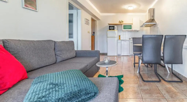Olga's Place-new apartment 200 mt from the Sea, Забронировать Апартаменты/квартира Пула Pula Riviera, рядом с Пляж в бухте Гортанова