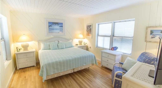 Hunter's Haven, 2 Bedrooms, Sleeps 6, Ocean Front, Pet Friendly