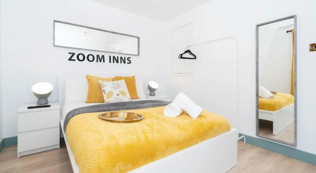 Stylish, modern 3 bedroom townhouse with parking, Book Hotel Hoteller i Birmingham med parkering, nær Shakespeare Express, Parkering
