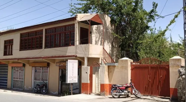 Duksa Guest House, Забронировать Гостевой дом Отели Скарду с парковкой, Парковка