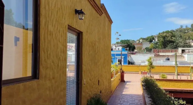 Люкс Comfort Suites Amanecer by Casa del Sótano