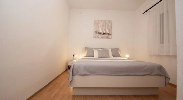 Spacious Apartment w. Balcony, big Garden & Grill