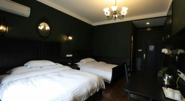 Семейный номер Standard с балконом Men Tang Hotel