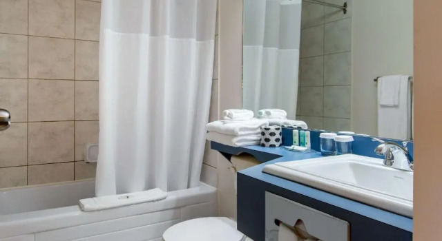 Номер Deluxe Holiday Inn St-Jean-sur-Richelieu Congrès by IHG