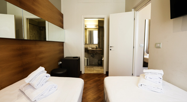 Hotel Embassy