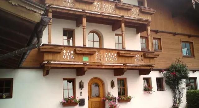 Appartementhaus Angelika, Prenota Hotel Hotel a Tirolo con parcheggio, Parcheggio