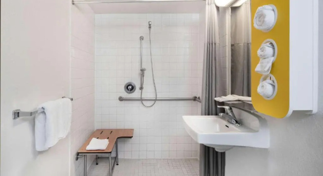 Четырёхместный номер Standard Motel 6-Thousand Oaks, CA