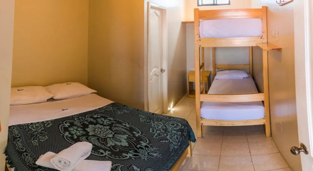 Chescos Place - Oceanfront, Book Hostel / Vandrerhjem Billige hoteller i Santa Elena Province