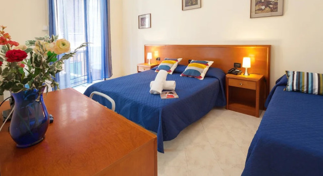 Трёхместный номер Classic с балконом B&B Al Piazza Marina