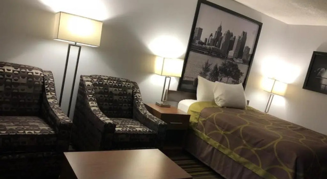 Двухместный номер Standard Super 8 by Wyndham Windsor/Dougall