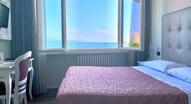 Номер Standard с видом на озеро Hotel Degli Oleandri
