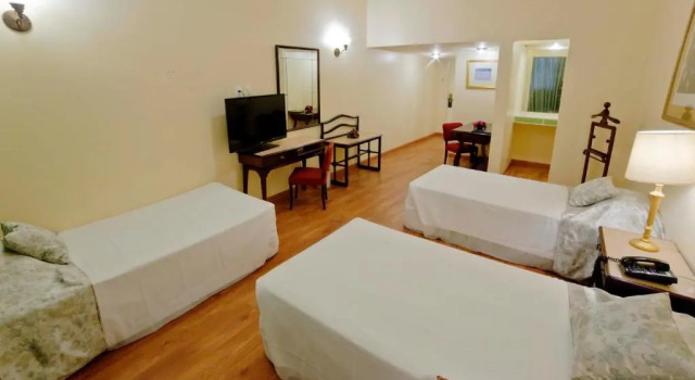 Трёхместный номер Deluxe Dayrell Hotel e Centro de Convenções