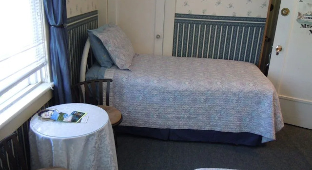 Glen Mhor Bed and Breakfast, Забронировать Отель СПА-отели Ниагара Фолс, рядом с Круиз Maid of the Mist, SPA-услуги