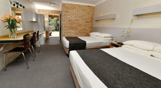 Шестиместный номер Standard Burke and Wills Motor Inn