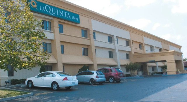 La Quinta Inn Milwaukee West Brookfield, Book Hotel Brookfield Wisconsin