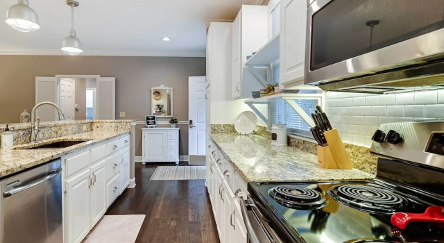 Коттедж Charming Cottage Near Golf Courses & Marsh Walk!