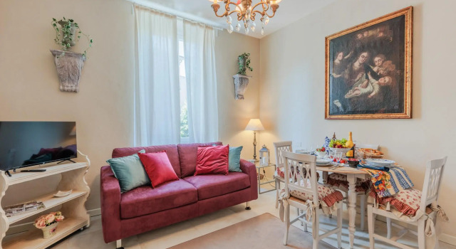 Casa dei Santi, in Central Lucca
