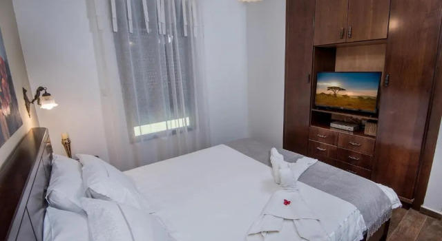 Tenebagolan Suites Zimmers, Prenota Hotel Hotel a Israele Distretto Nord con piscina, Piscina