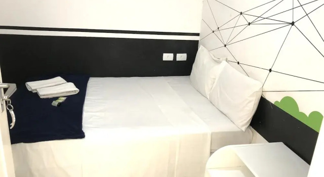 Hacker Hostel - Metro Paraiso, Забронировать Хостел Pari Сан-Пауло, рядом с Культурный центр «Сан-Паулу»