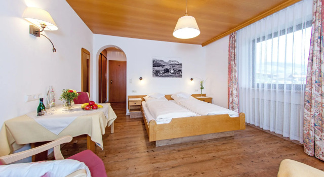 Gästehaus Flora, Buchen Sie Pension Hotels in Bayern mit Parkplatz, Parkplätze