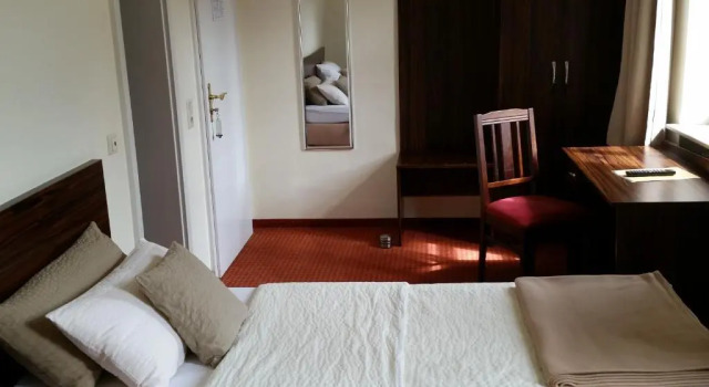 Linde Restaurant & Hotel, Reserva ahora Hotel Hoteles en Baden-Wurtemberg con aparcamiento, Aparcamiento