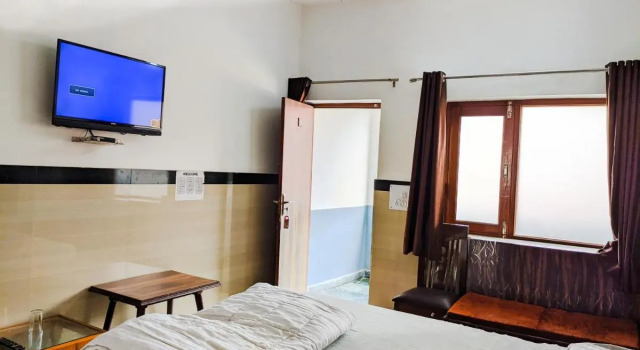 Hotel Goverdhan - Walking to Raja Ki Mandi Railway and 3km from ISBT, Забронировать Отель Агра штат Уттар-Прадеш, рядом с Mankameshwar Temple