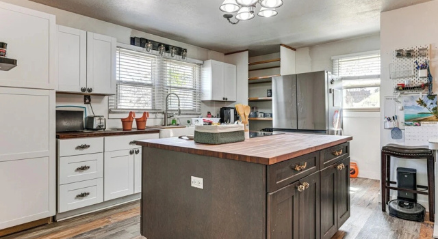 Коттедж Mountain & Valley Views! Pet-friendly Pioche Home