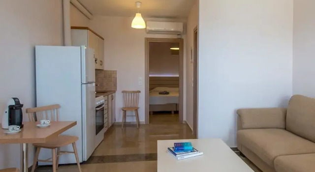 Апартаменты Deluxe Krouzeri Beach Apartments