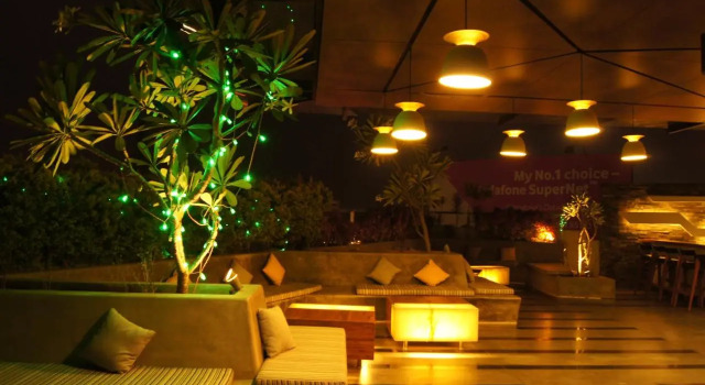 The Royale Senate Hebbal, Buchen Sie Hotel Bengaluru Karnataka