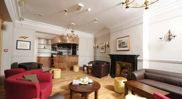 Rutland Arms, Varaa Hotelli Newmarket 