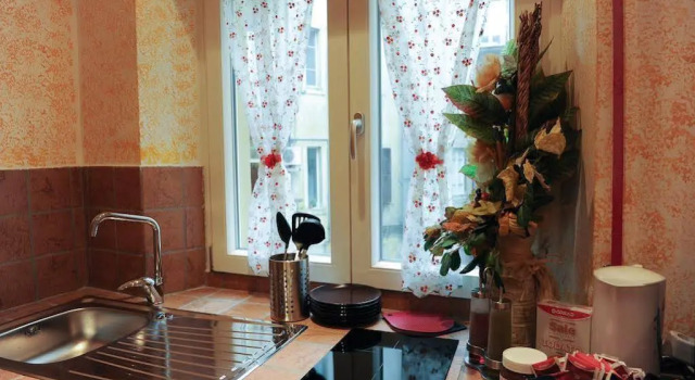 Lucky Domus San Giovanni, Забронировать Отель Аппио-Латино Рим, рядом с Больница Сан-Джованни