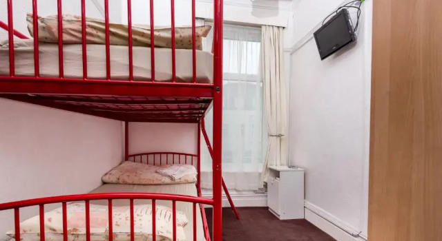 Семейный номер Standard Canberra Hotel