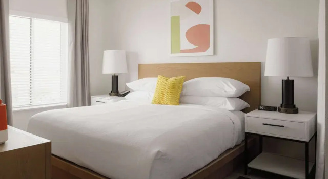 Люкс с 2 комнатами WaterWalk Extended Stay by Wyndham Jacksonville Deerwood Pk
